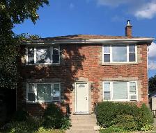 Bright, spacious main floor 2 bedroom unit in great neighborhood