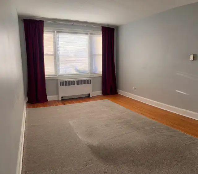 Bright, spacious main floor 2 bedroom unit in great neighborhood - Photo 7