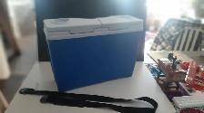 RUBBERMAID SLIM COOLER EXCELLENT SHAPE! - Photo 3