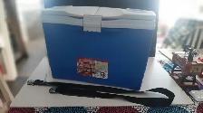 RUBBERMAID SLIM COOLER EXCELLENT SHAPE! - Photo 4