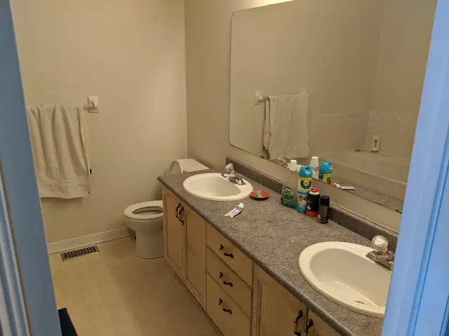 All Included Spacious Room In Furnished Clean Quiet Home-Jun 1st - Photo 5