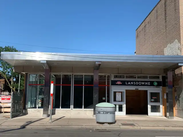 Room for Rent | 552 Lansdowne Ave - Photo 9