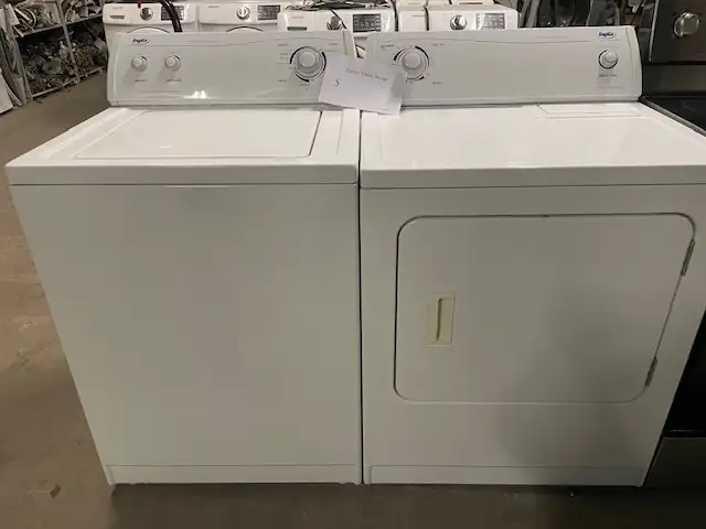 Laveuse sécheuse traditionnelles blanches Inglis