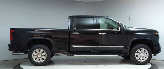 2025 Chevy Silverado 3500 HD High Country - Photo 2