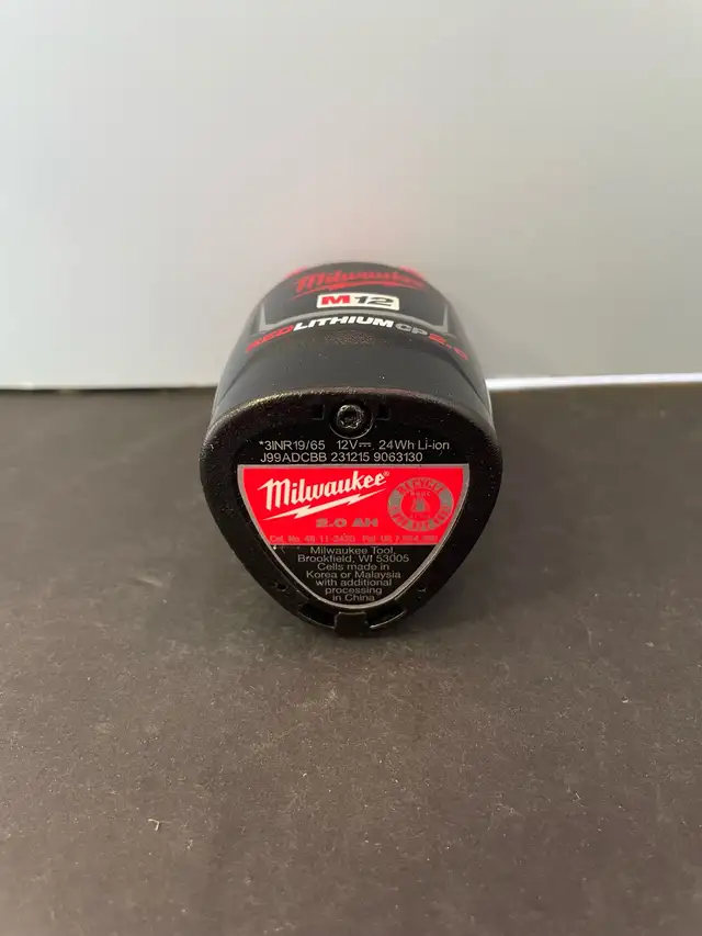 MILWAUKEE M12 2.0AH BATTERY - Photo 3