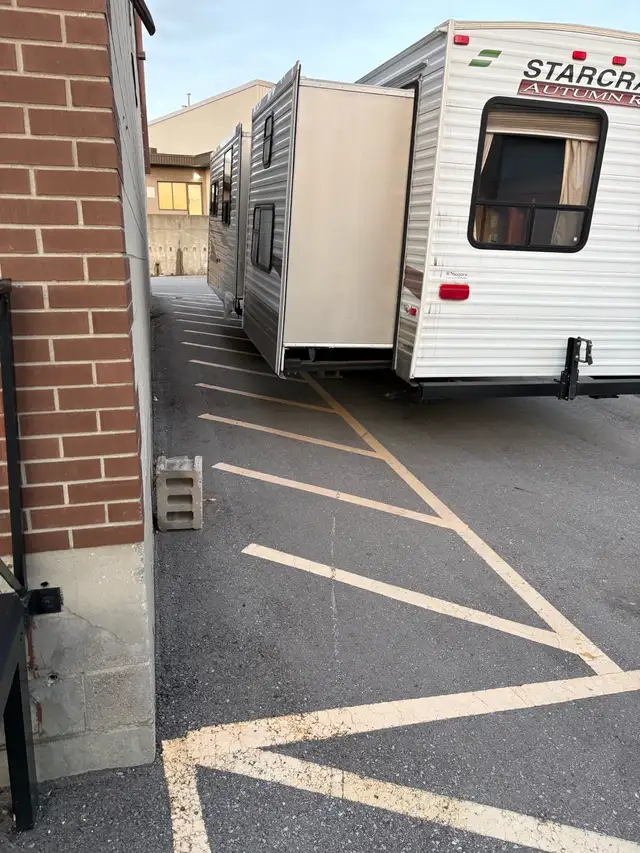2011 starCraft 32.9ft travel trailer - Photo 3