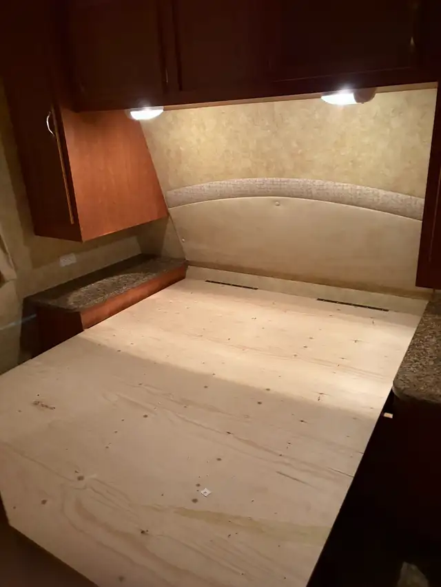 2011 starCraft 32.9ft travel trailer - Photo 5