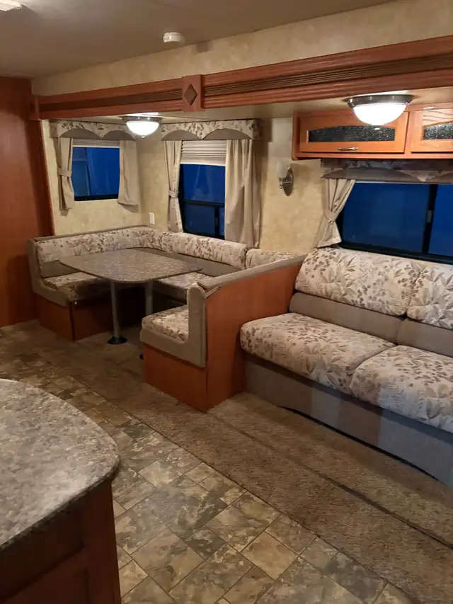 2011 starCraft 32.9ft travel trailer - Photo 6