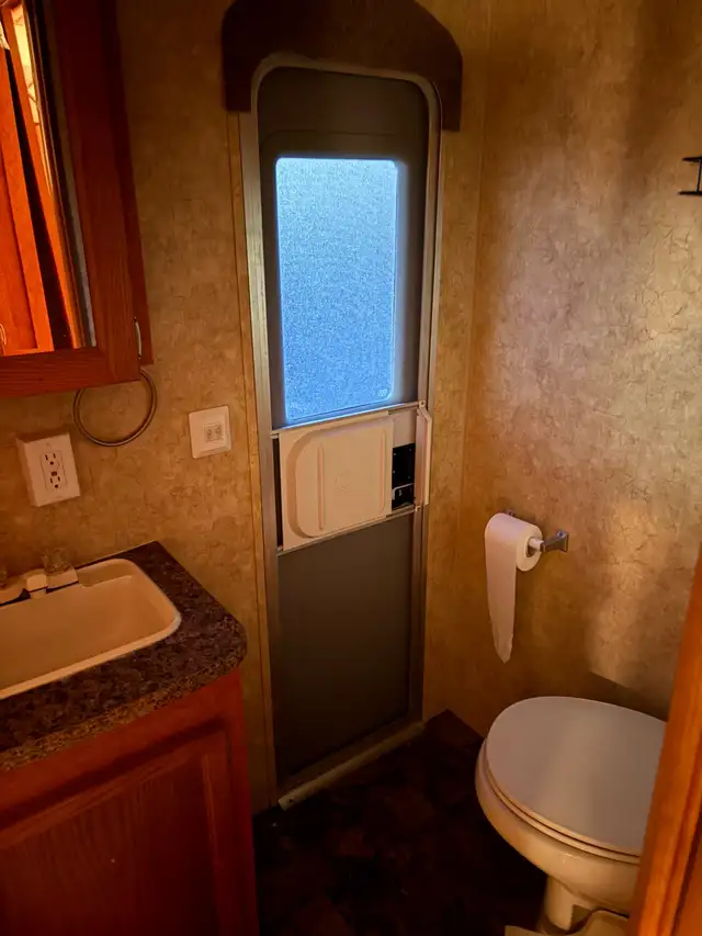 2011 starCraft 32.9ft travel trailer - Photo 9