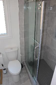 one private room first level for rent - Photo 2