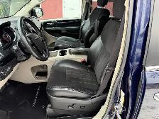 2016 Chrysler Town & Country Premium ONLY 151K - Photo 7