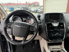 2016 Chrysler Town & Country Premium ONLY 151K - Photo 11