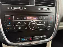 2016 Chrysler Town & Country Premium ONLY 151K - Photo 15