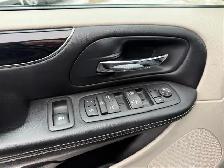 2016 Chrysler Town & Country Premium ONLY 151K - Photo 20