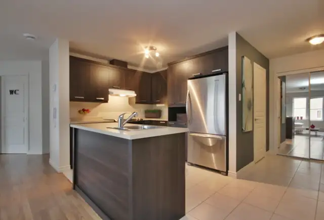 MAGNIFIQUE 4 ½ – 5705 Grande Allée– DISPONIBLE 1er MAI ✨