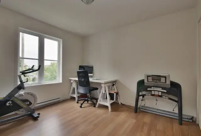 MAGNIFIQUE 4 ½ – 5705 Grande Allée– DISPONIBLE 1er MAI ✨ - Photo 7