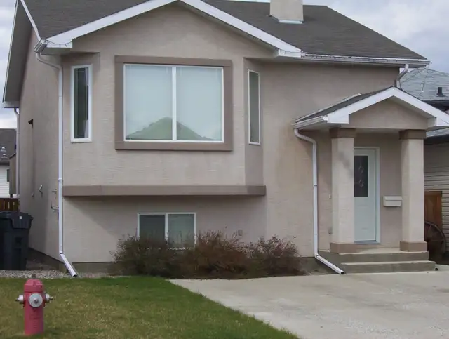 Charming 2 Bedroom Lower Level House for Rent - West Side