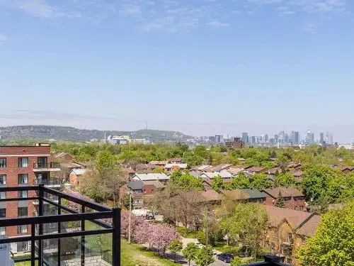 Studio for rent, 4-minute walk to Angrignon Metro   4 Appliances