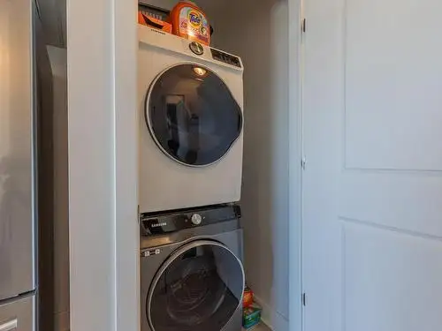 Studio for rent, 4-minute walk to Angrignon Metro   4 Appliances - Photo 10