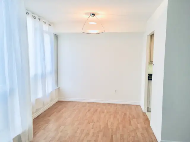LARGE ALL-INCLUSIVE SUITE AVAILABLE NOW, MISSISSAUGA CITY CENTRE - Photo 13