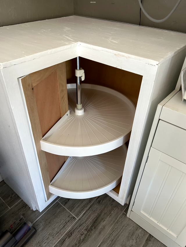 Used cabinets - Photo 2