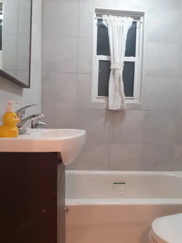 Main & 2nd Floor 4Bedroom,House,Rent $3000,Victoria Pk Ave & Egl - Photo 5