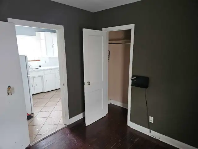 ALL INCLUSIVE 2 BEDROOMS APT. CLOSE DOWNTOWN COUPLE,/SINGLE - Photo 8