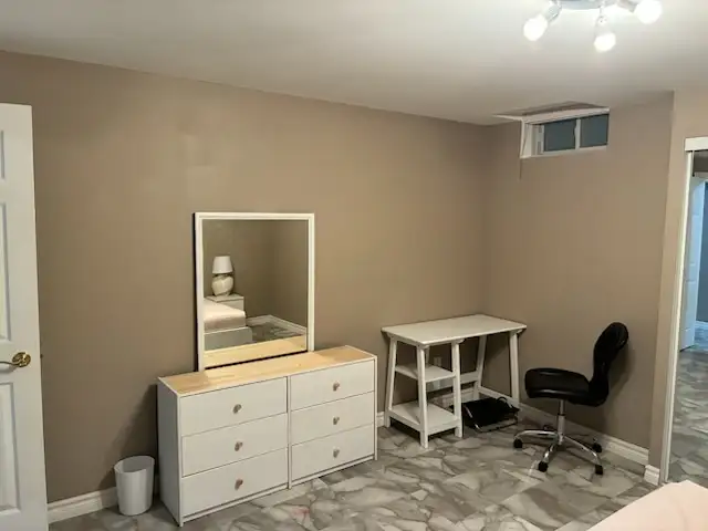 Spacious 1 Bedroom, 1 Bath, 1 Parking, Basement Apartment - Photo 5