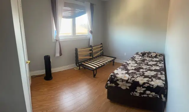 Bedroom for rent - Photo 4