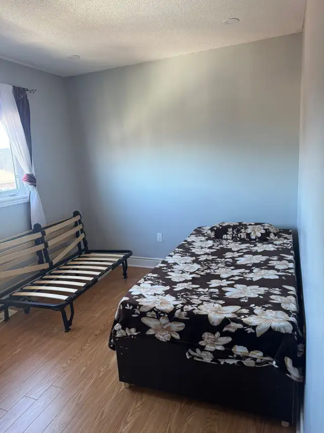 Bedroom for rent - Photo 5