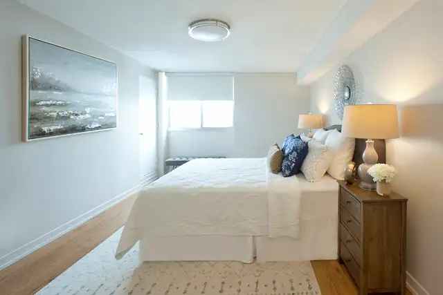 Fully Renovated 2 Bedroom Large, 2 Bath for Rent in Etobicoke! - Photo 9