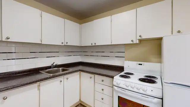 Move In Apr 1st! 1-Bed Apartment ~ Move In Ready ~ Pet Friendly - Photo 3