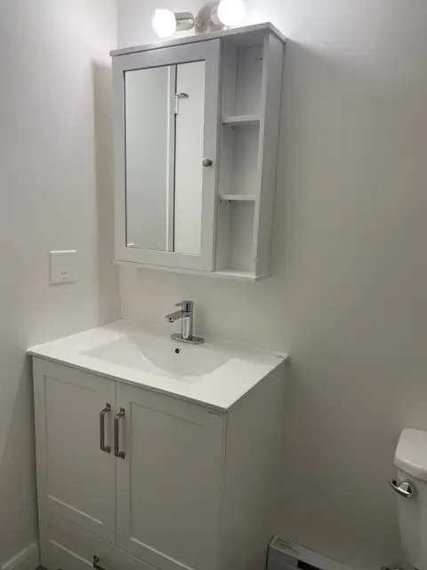 Superbe logement 3 1/2 demi sous-sol rénové Juillet - Photo 10