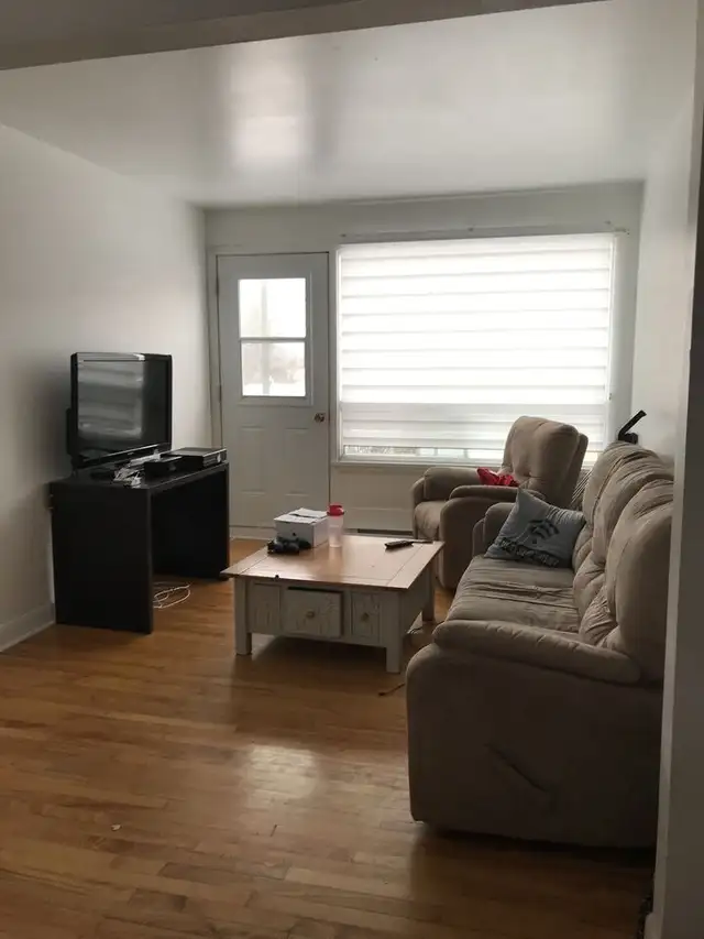 Grand 4 1/2 au 5060 5e Ave Est. Juillet WIFI inclus - Photo 2