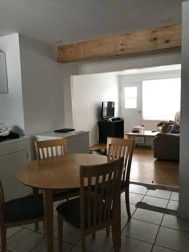 Grand 4 1/2 au 5060 5e Ave Est. Juillet WIFI inclus - Photo 4
