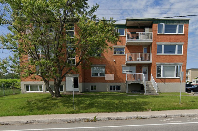 Beau 2 1/2, Charlesbourg, demi sous-sol Juillet