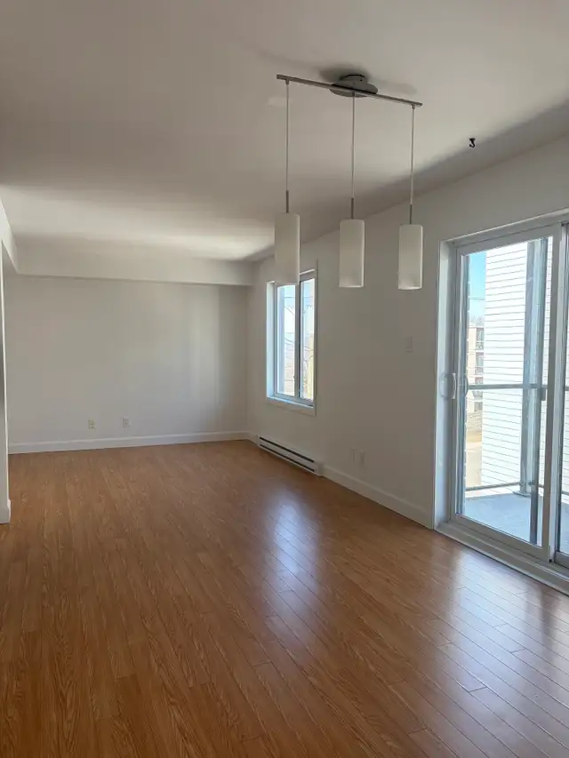 Superbe grand 3 1/2 style condo Ste-Foy Air Clim, Libre - Photo 15