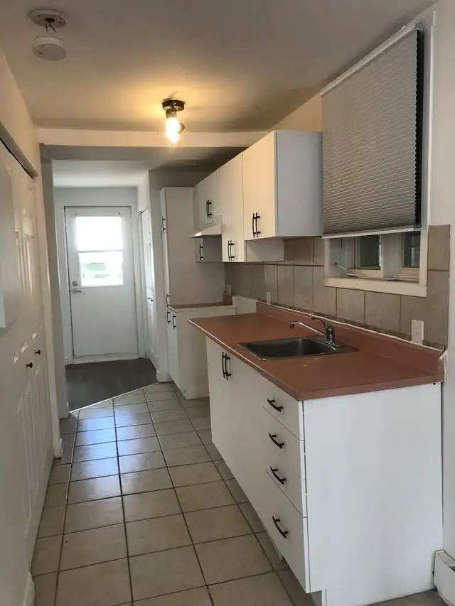 Beau 3 1/2 rue Kirouac St-Sauveur Juillet - Photo 3