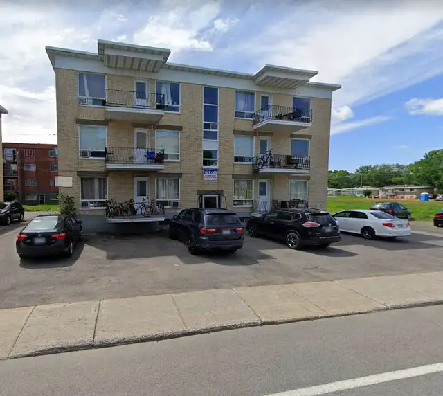 Très grand beau 4 1/2, Ave. du Colisée, rénové, chauffé,