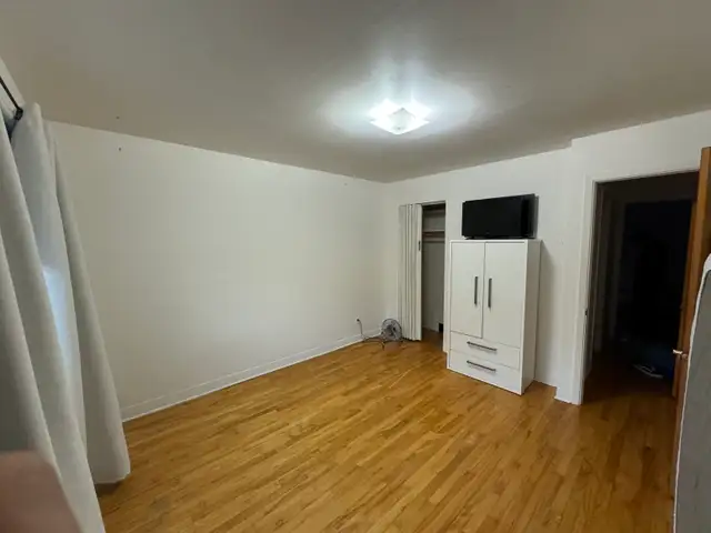 Très grand beau 4 1/2, Ave. du Colisée, rénové, chauffé, - Photo 6