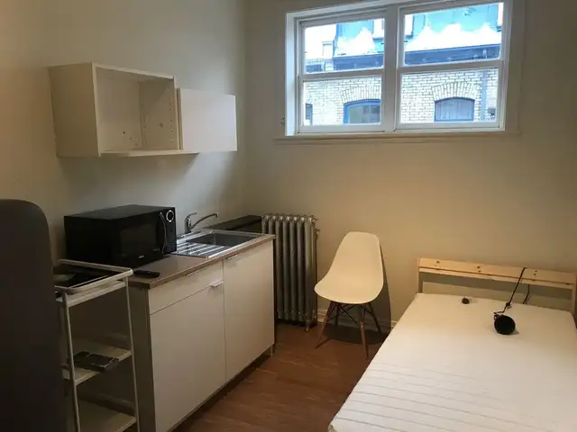 Superbes studio, Rénové, centre-ville tout inclus juillet - Photo 2