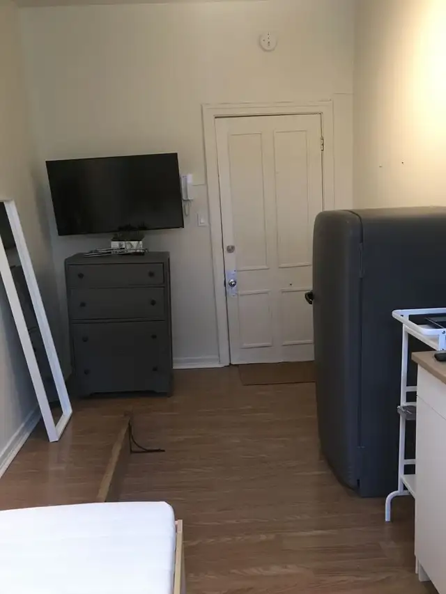 Superbes studio, Rénové, centre-ville tout inclus juillet - Photo 5