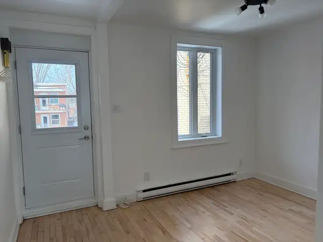 Très beau 4 1/2 Limoilou, rénové, LIBRE - Photo 3