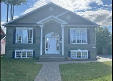 Très grand et beau 3 1/2, St-Émile demi sous-sol LIBRE