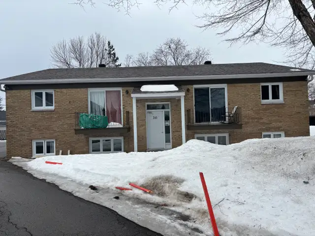 Très beau grand 4 1/2 Beauport, Juillet demi sous-sol