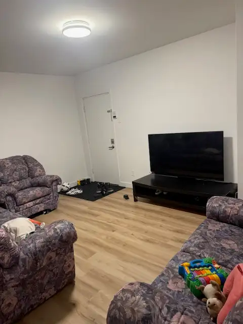 Très beau 3 1/2 Charlesbourg/Limoilou, WIFI tout-inclus. - Photo 4