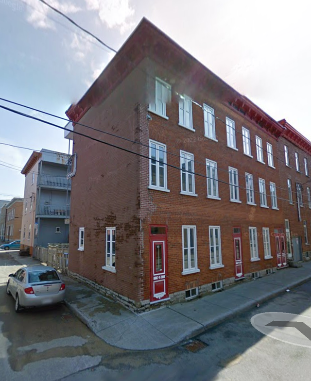 Superbe 3 1/2 Saint-Sauveur, rez de chaussé LIBRE