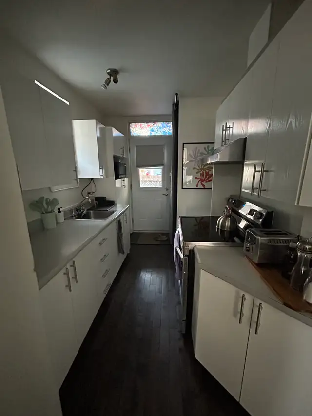 Superbe 3 1/2 Saint-Sauveur, rez de chaussé LIBRE - Photo 2