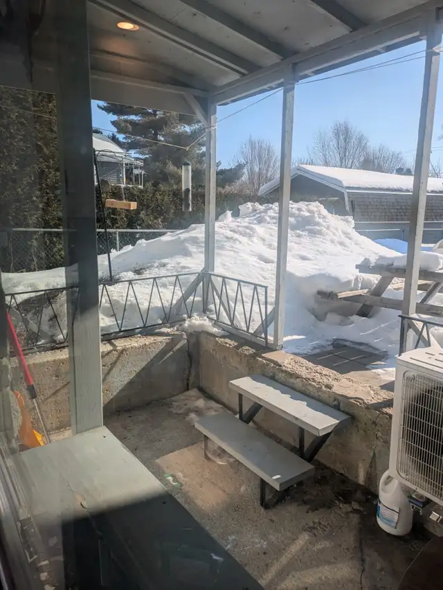 Beau grand 4 1/2, Ste-Anne-de-Beaupré, 2 parkings, Juillet - Photo 11