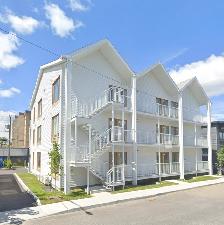 Magnifique 3 1/2, Immeuble récent, WIFI, Juillet